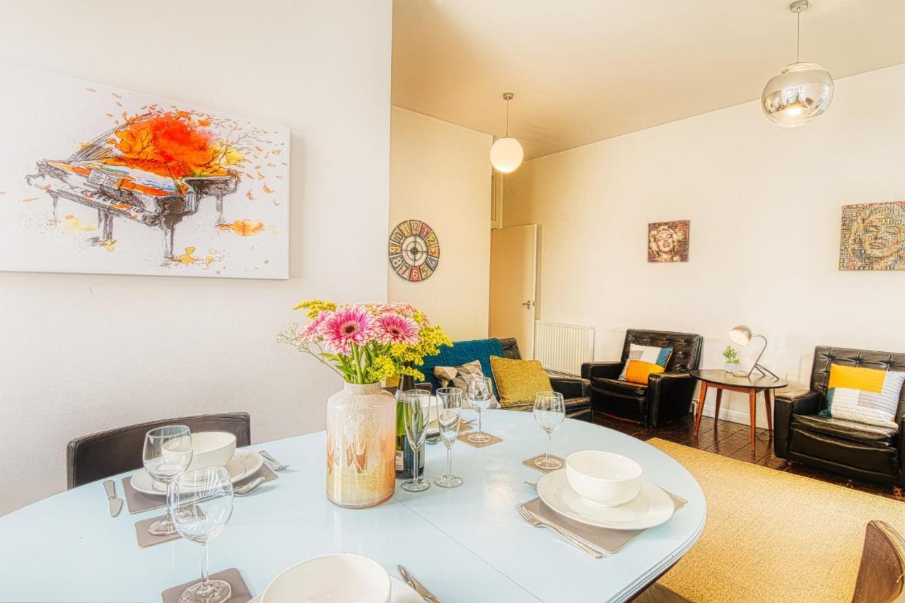 2 Bedroom Apartment In Bath City Centre With Garden & Free Parking Kültér fotó