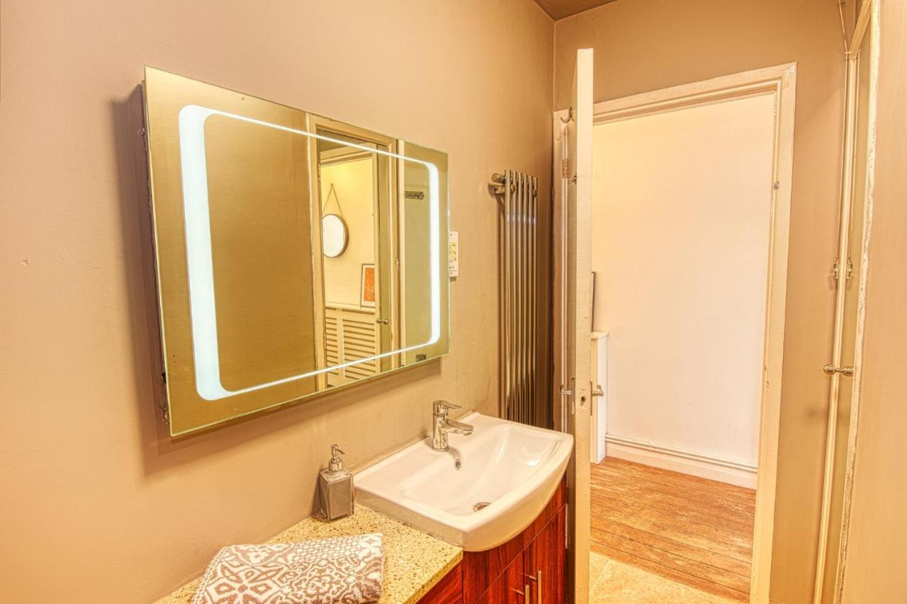 2 Bedroom Apartment In Bath City Centre With Garden & Free Parking Kültér fotó