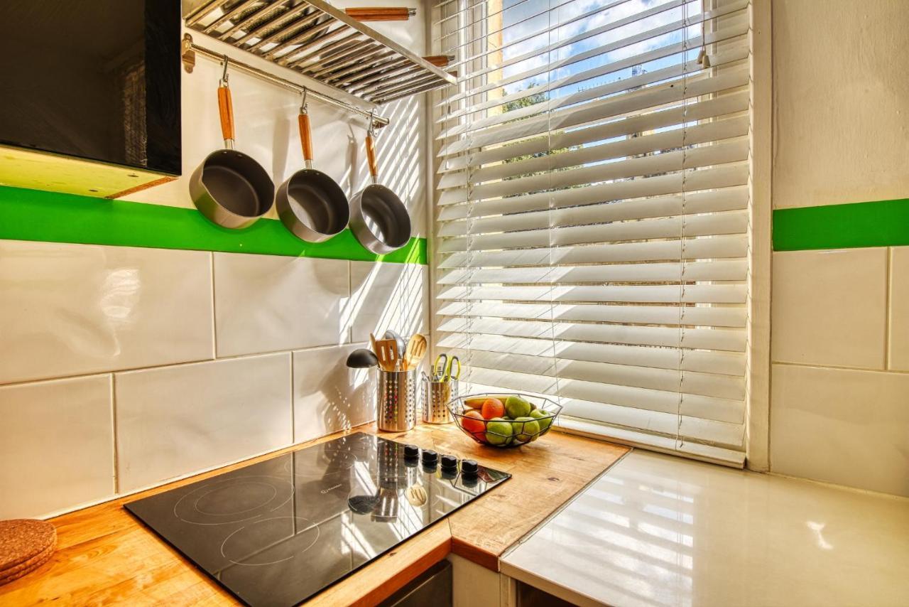 2 Bedroom Apartment In Bath City Centre With Garden & Free Parking Kültér fotó