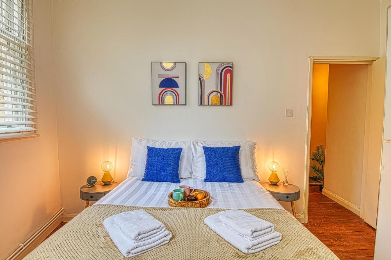 2 Bedroom Apartment In Bath City Centre With Garden & Free Parking Kültér fotó