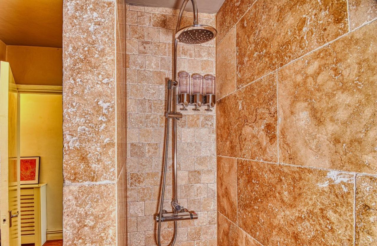 2 Bedroom Apartment In Bath City Centre With Garden & Free Parking Kültér fotó