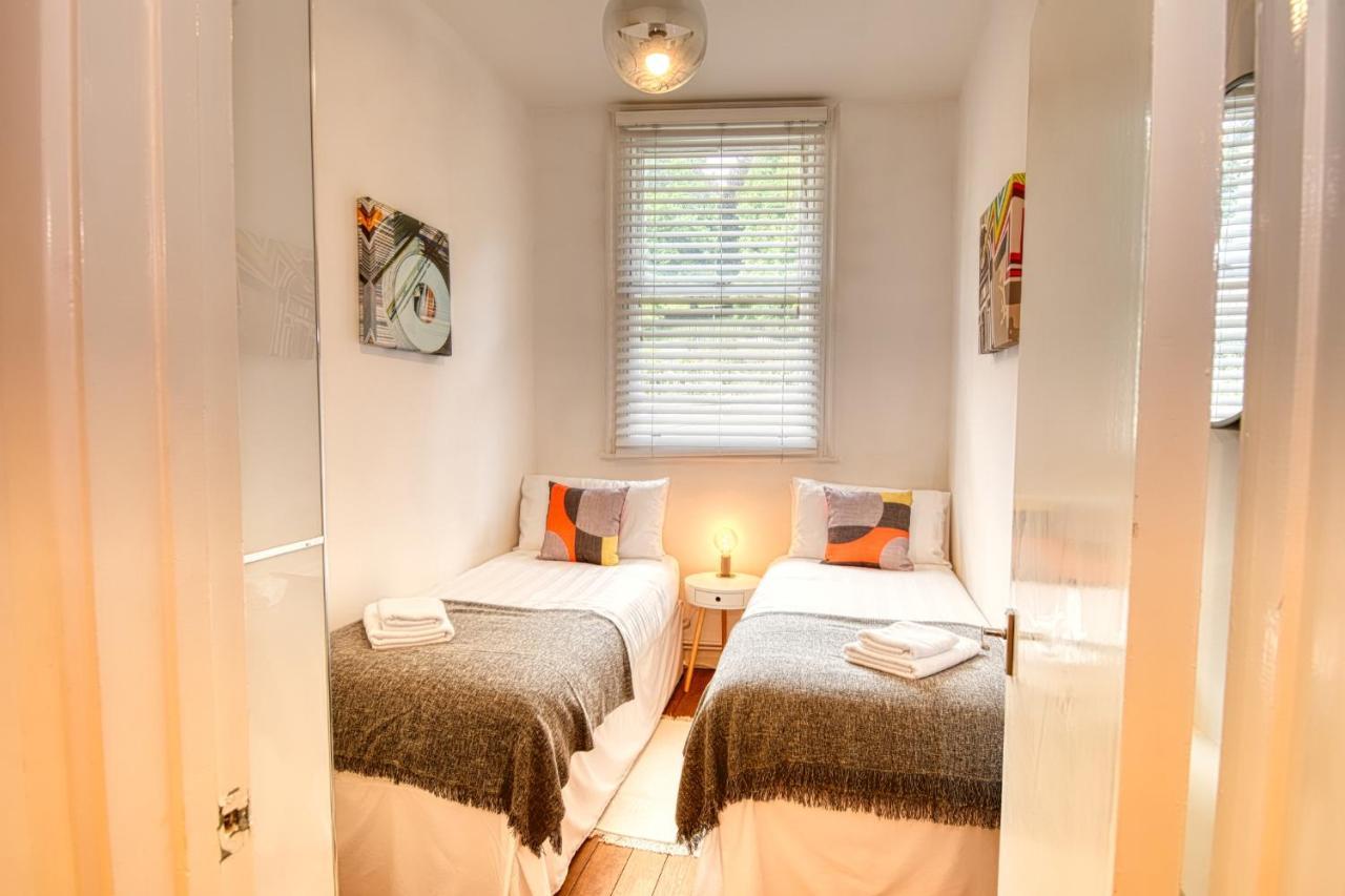 2 Bedroom Apartment In Bath City Centre With Garden & Free Parking Kültér fotó