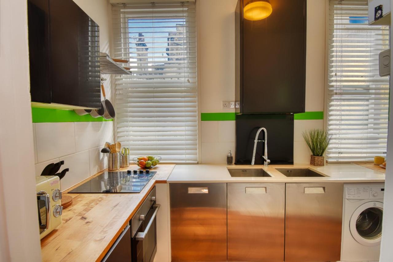 2 Bedroom Apartment In Bath City Centre With Garden & Free Parking Kültér fotó