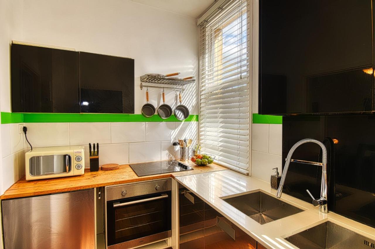 2 Bedroom Apartment In Bath City Centre With Garden & Free Parking Kültér fotó